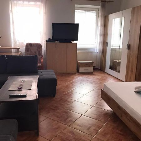 Dvacitka Lägenhet Ceske Budejovice Exteriör bild