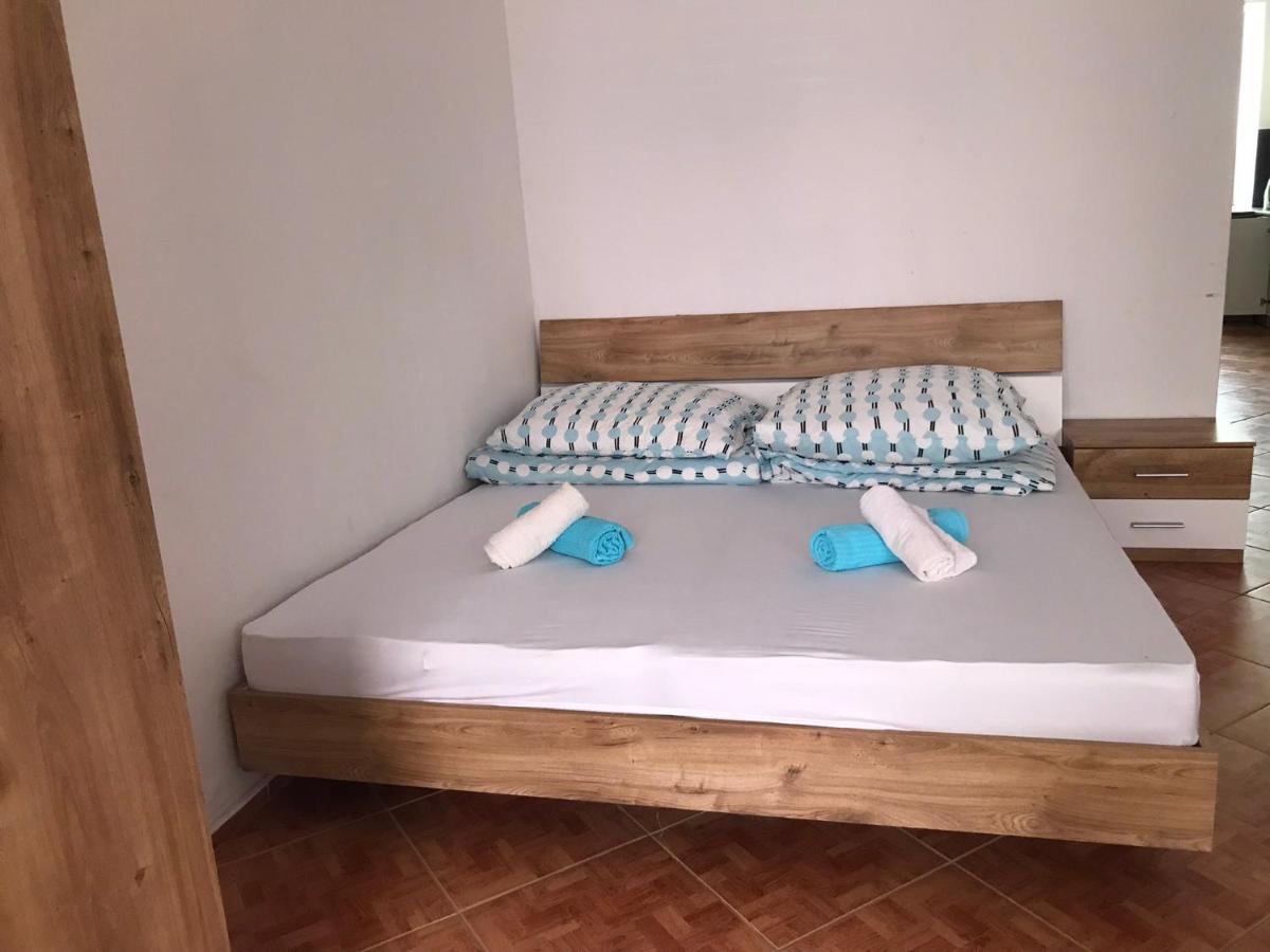 Dvacitka Lägenhet Ceske Budejovice Exteriör bild