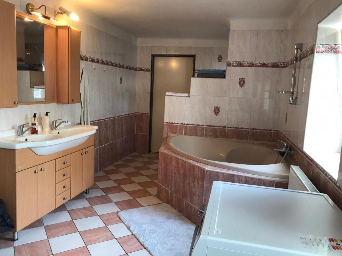 Dvacitka Lägenhet Ceske Budejovice Exteriör bild