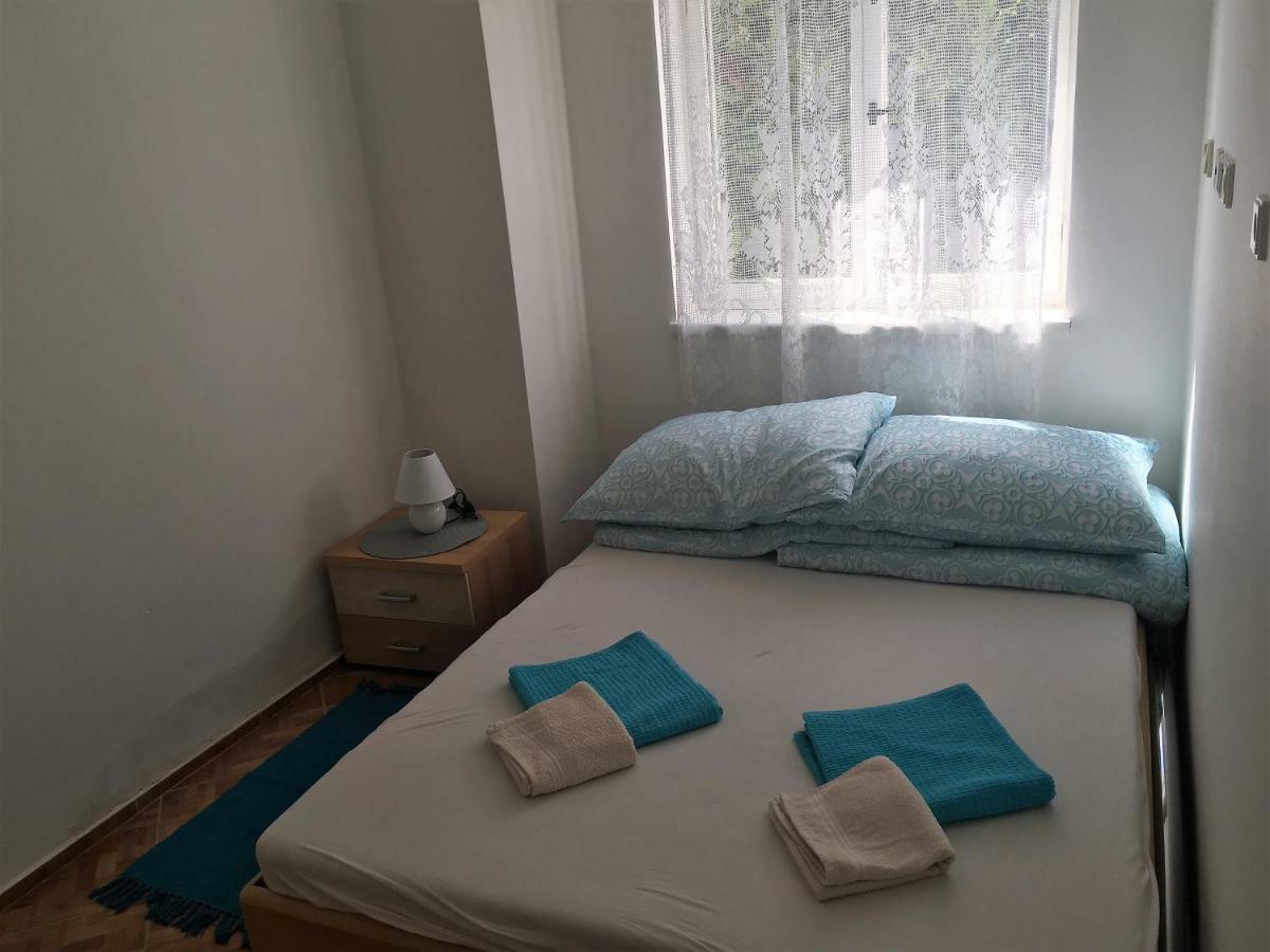 Dvacitka Lägenhet Ceske Budejovice Exteriör bild