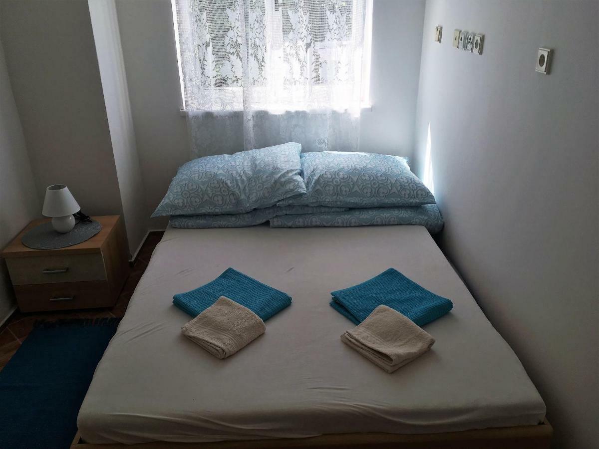 Dvacitka Lägenhet Ceske Budejovice Exteriör bild